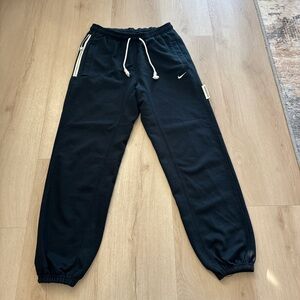 Nike DRI-FIT STANDARD ISSUE BASKETBALL PANT - MEN'S